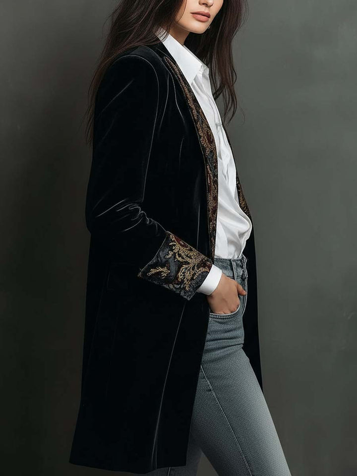 Emanuela | Blazer Nero Sagomato con Dettagli Barocchi