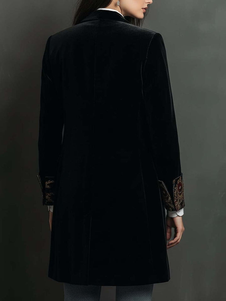 Emanuela | Blazer Nero Sagomato con Dettagli Barocchi